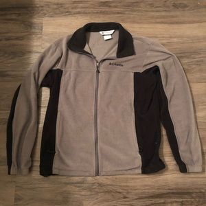‼️ CLOSET SALE ‼️ Gray Columbia Zip up Jacket 😎